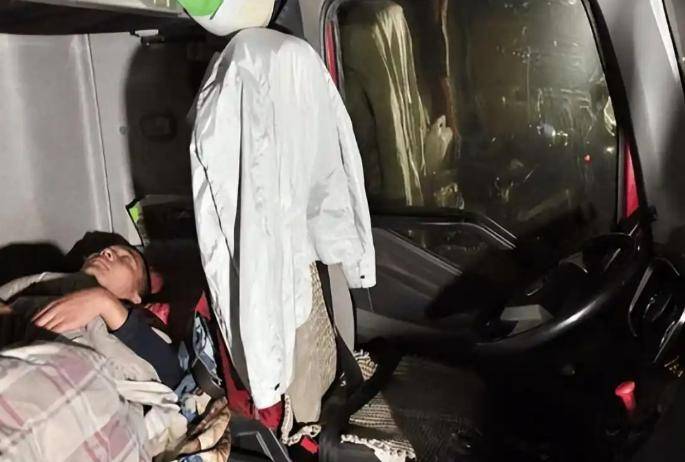 主流他们都是真夫妻吗？内行人道出实情爱游戏app手机版夫妻车已成大货车的(图3)